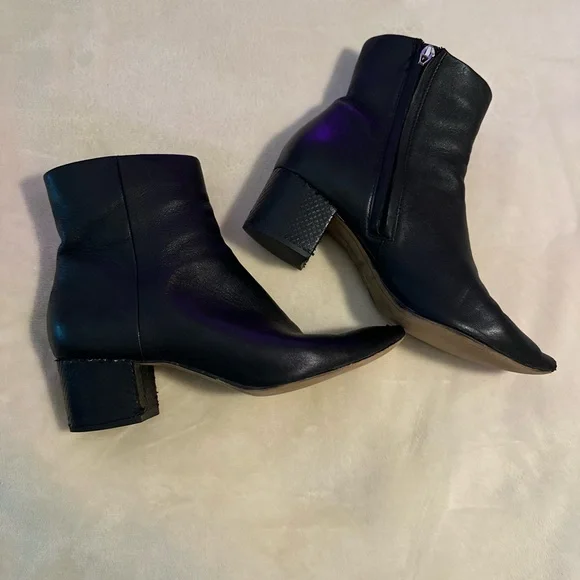 🔴 3 for $23 
Dolce Vita Black Leather Women's Boots - Picture 2 of 7